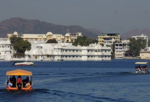Boat Ride In Udaipur