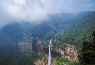 Breathtaking nature and tropical escapes